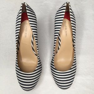 Gianni Bini wedge heel